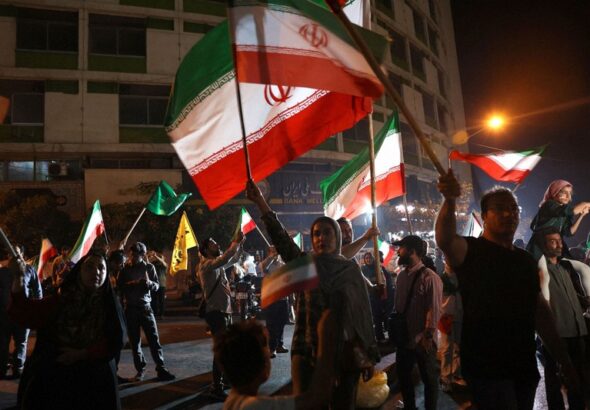 2026年におけるイラン・イスラム共和国の対外・対内戦略：包囲網の中の「怒り」と「抵抗」の解剖