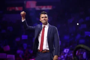 チャーリー・カークによる対イラン軍事介入反対論：新右翼外交における「アメリカ・ファースト」の再定義と抑止の力学