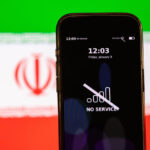 デジタル鉄のカーテンを穿つ：イラン、生存のための通信抵抗