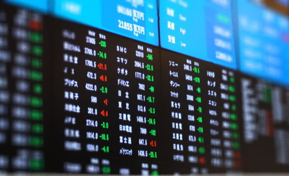 2026年イラン戦争の趨勢分析：土日市場閉鎖を巡る戦略的非対称性とマクロ経済的「ギャップ・リスク」の検証