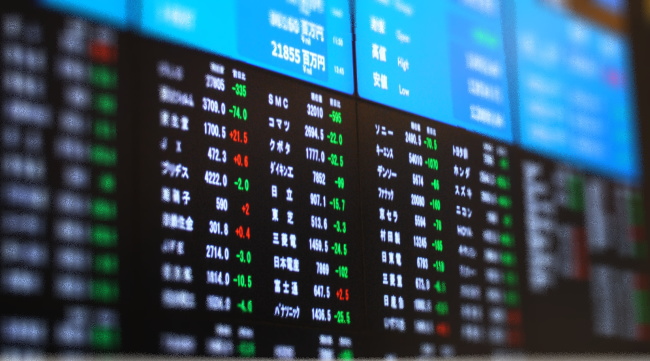 2026年イラン戦争の趨勢分析：土日市場閉鎖を巡る戦略的非対称性とマクロ経済的「ギャップ・リスク」の検証