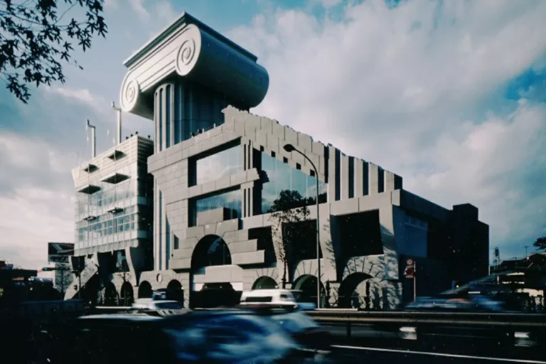 「大きな物語」の再編：近代の暴力、ポストモダンの混迷、そしてメタモダニズムによる実在の再構築