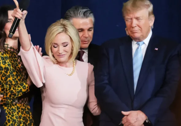 ホワイトハウス信仰局の役割、変遷、および多角的な悪影響に関する包括的調査報告書