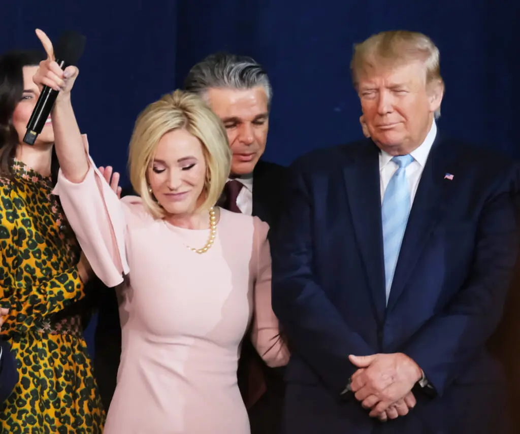 ホワイトハウス信仰局の役割、変遷、および多角的な悪影響に関する包括的調査報告書